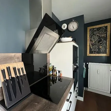 A - Le Captivant - 17mc Versailles